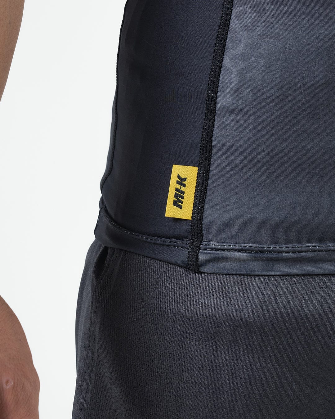 MI-K Roots Onca Pintada Rashguard