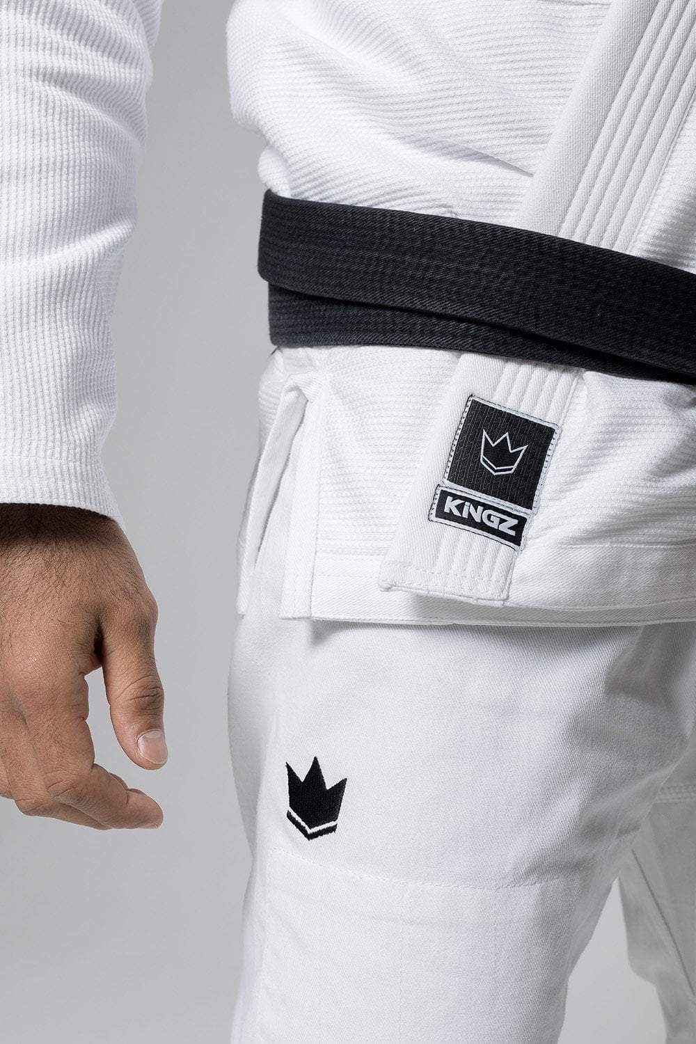 The ONE Jiu Jitsu Gi - Blanco - Cinturón blanco GRATIS