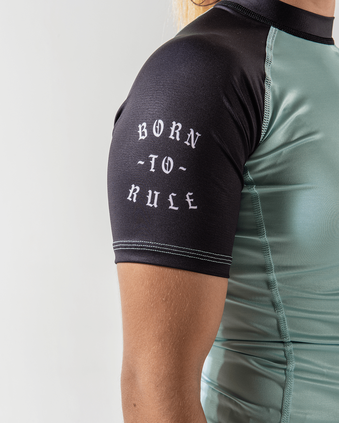 Kingz Born To Rule naisten S/S Rashguard